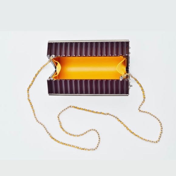 CHANEL SUPER RARE RUNWAY BAG - Picture 5 of 7